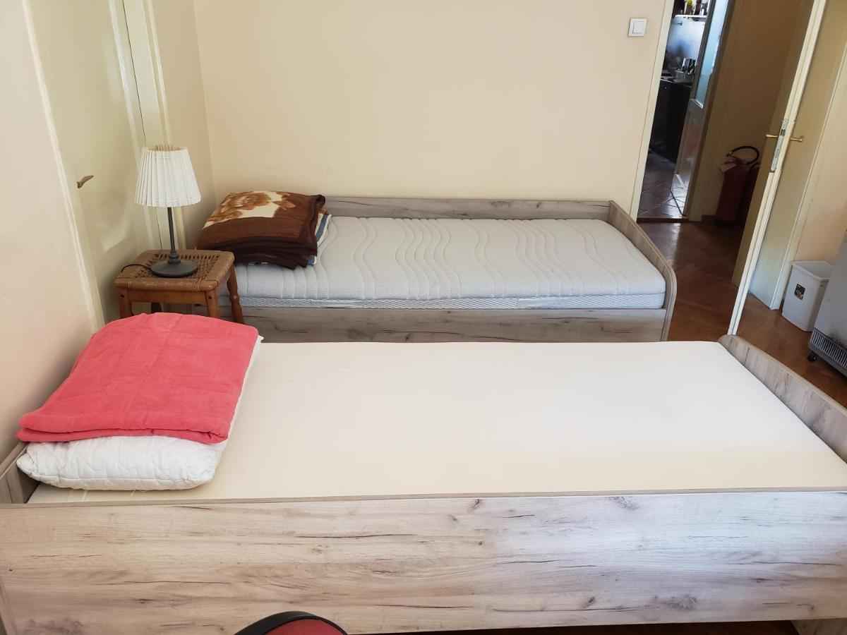 بلغراد Private Cozy Room 2 With Shared Kitchen In Appartment المظهر الخارجي الصورة
