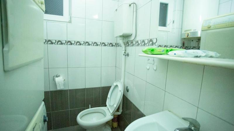 بلغراد Private Cozy Room 2 With Shared Kitchen In Appartment المظهر الخارجي الصورة