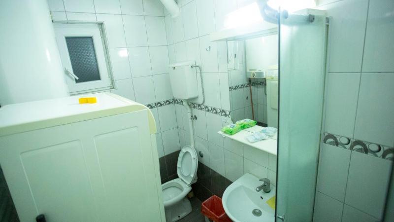 بلغراد Private Cozy Room 2 With Shared Kitchen In Appartment المظهر الخارجي الصورة